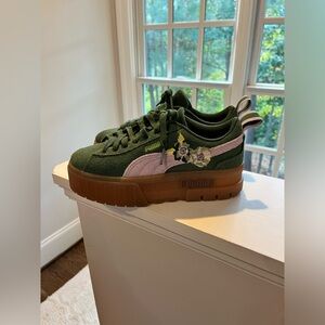 PUMA X LIBERTY WOMEN'S MAYZE- GREEN- SNEAKERS- SIZE 5.5